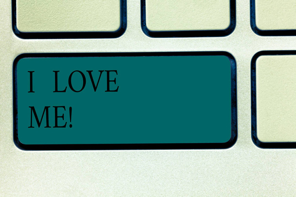 Szöveg írása Word, I Love Me üzleti koncepció van szeretet jó érzések magáért selfacceptance a billentyű szándékát, hogy hozzon létre a számítógép üzenetet, nyomja meg a billentyűzet ötlet. - Fotó, kép