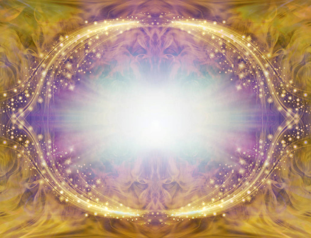 Marco de frontera angelical brillante dorado y púrpura: explosión de luz central rodeada por un borde ovalado simétrico brillante blanco y púrpura con un rico borde de oro
 - Foto, Imagen