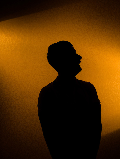 Studio shot - silhouette of man - Foto, afbeelding