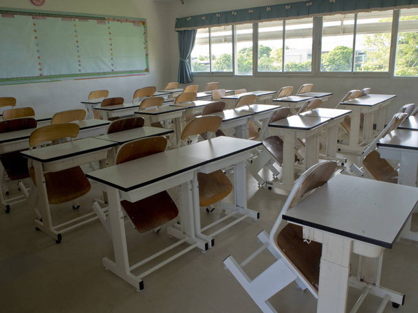 Leeg klaslokaal in vakantie - Foto, afbeelding