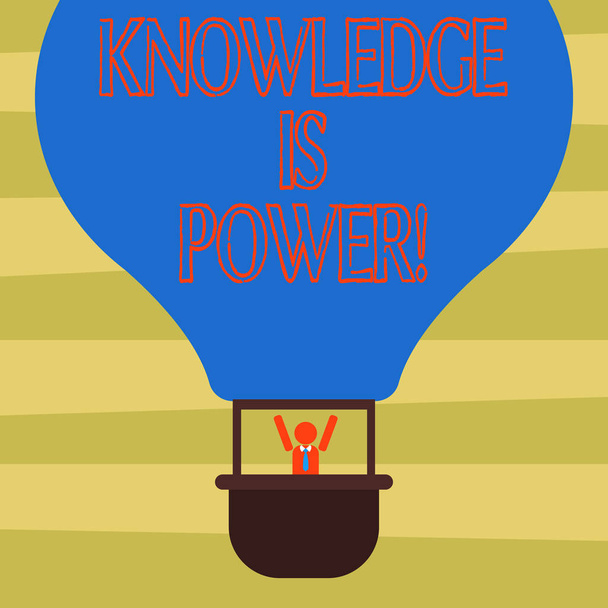Sinal de texto mostrando conhecimento é poder. Foto conceitual saber é mais poderoso do que a força física Análise de Hu Braços Dummy Raising dentro Gondola Riding Blank Color Air Balloon
. - Foto, Imagem