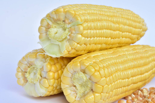 Сырая кукуруза и семена
  - Фото, изображение