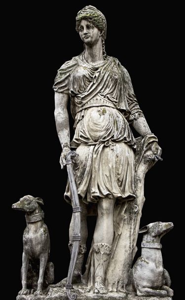 Diosa cazando a Diana. Escultura antigua
 - Foto, imagen