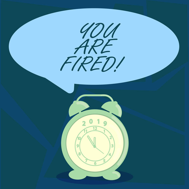 Почерк: You Are Fired. Понятие, означающее "уйти с работы и стать безработным", не заканчивает карьеру
. - Фото, изображение