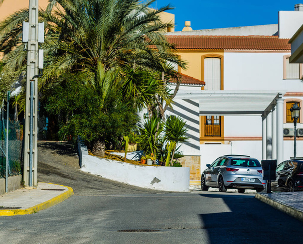 ANTAS, SPAIN - JANUARY 26, 2019 Empty Spanish streets in a small town next to Almeria, the characteristic architecture of old Andalusia - Foto, afbeelding
