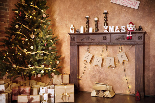Зал, полный волшебных, рождественских предметов
 - Фото, изображение