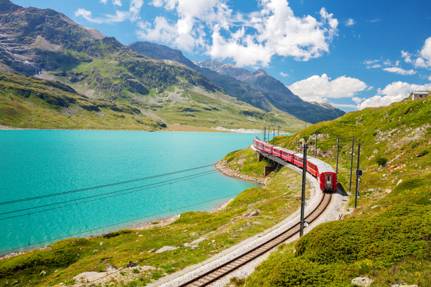 поезд - Bernina Pass - Швейцария
 - Фото, изображение