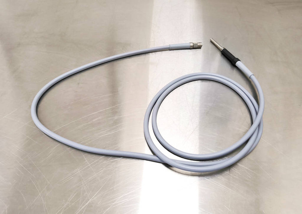 Волоконно-оптичний кабель джерела світла для хірургії
 - Фото, зображення