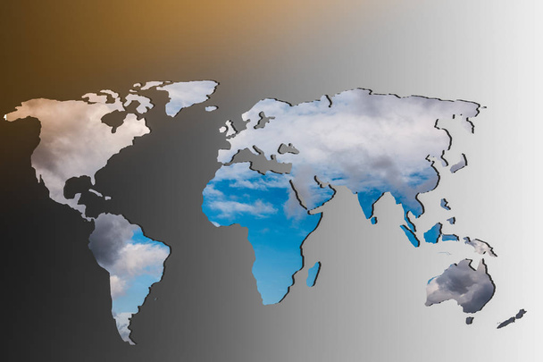 Mappa del mondo abbozzata approssimativamente con cielo e nuvole che riempiono - Foto, immagini