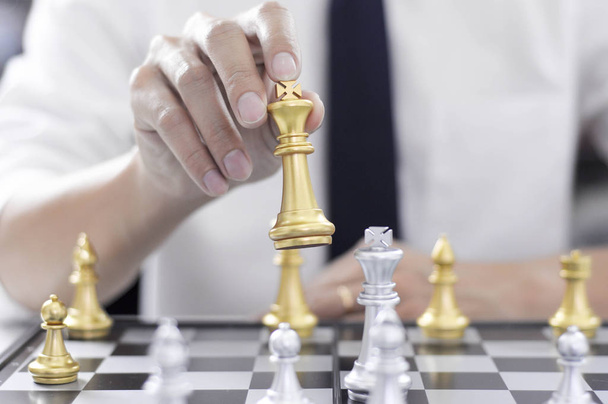 Business Schach, Smart Business, Business GameJeder Spieltausch lohnt sich. Proaktives Geschäft. - Foto, Bild