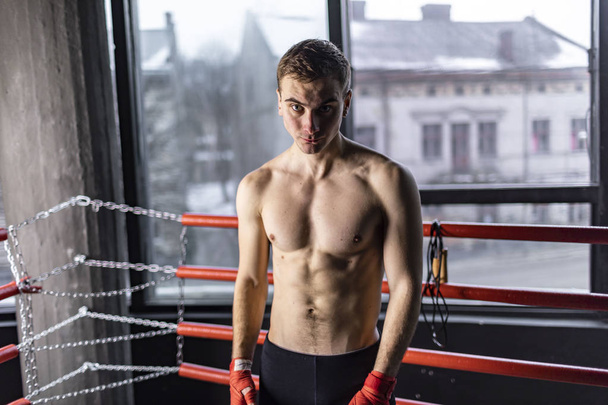 Boxer Man in the Ring - Foto, afbeelding