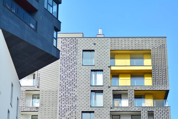 Arquitectura futurista del edificio de apartamentos. Arquitectura residencial moderna
 - Foto, Imagen