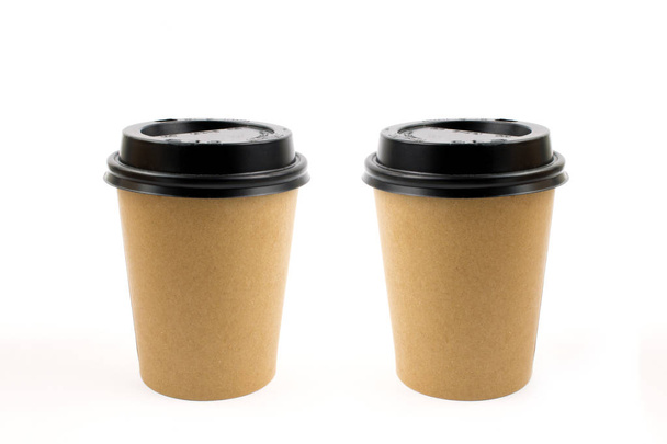 Einwegbecher für Kaffee und heiße Getränke isoliert auf weißem Hintergrund - Foto, Bild