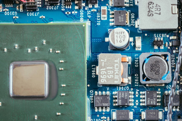 Computer Technology: Close up of a computer chip on a circuit bo - Fotó, kép
