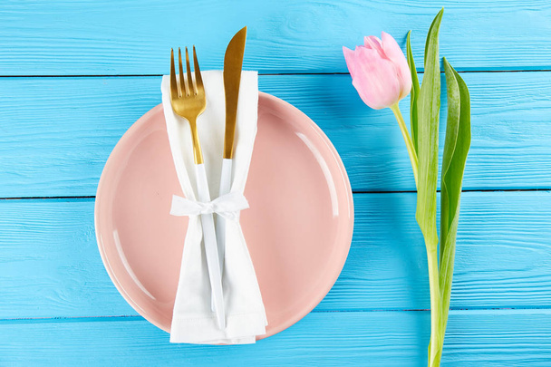 Easter table setting concept with a lot of copy space. - Foto, imagen