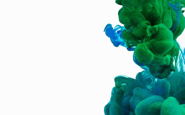 水に緑と青の mixtture インク - 写真・画像