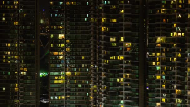 Noční město Kuala lumpur osvětlené centrální obývací Komplex přední panorama 4k timelapse Malajsie - Záběry, video