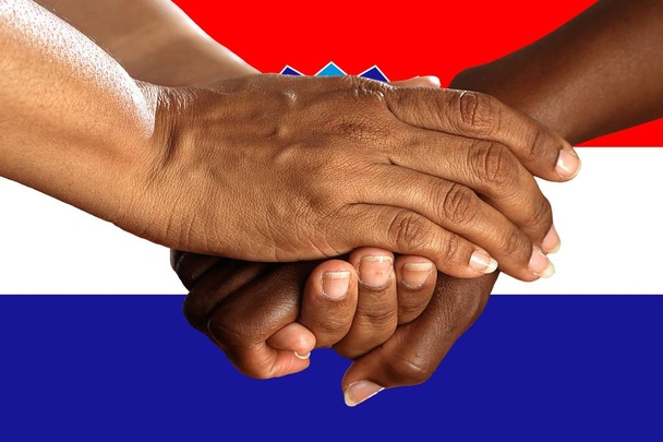 vlajka Chorvatska, integrace multikulturní skupiny mladých lidí - Fotografie, Obrázek