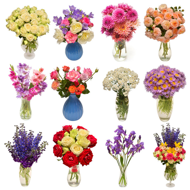 Kokoelma kauniita kukkakimppuja kukkia maljakoita eristetty wh
 - Valokuva, kuva