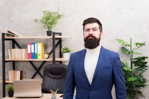 successful leader. successful businessman in formal outfit. Confident leader man use laptop. Boss workplace. Coffee break. Bearded man in business office. leadership development. man in leader office - Valokuva, kuva