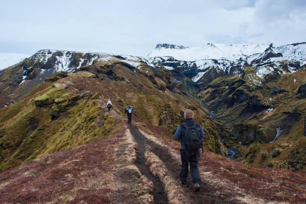 Group of people Hiking in iceland highlands - Φωτογραφία, εικόνα