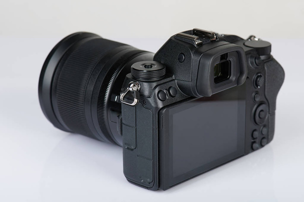 Fekete mirrorless kamera - Fotó, kép