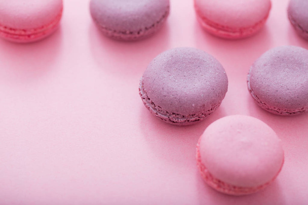 pink macaroons on pink background - Foto, immagini