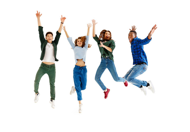група веселих молодих людей чоловіків і жінок ізольовані на білому б
 - Фото, зображення