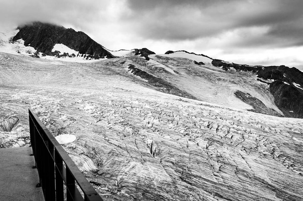 Vue sur les glaciers, massif du Mont Blanc, France
.  - Photo, image