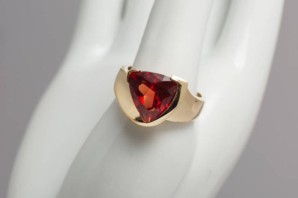 Prachtige vintage ring sieraden op close up - Foto, afbeelding