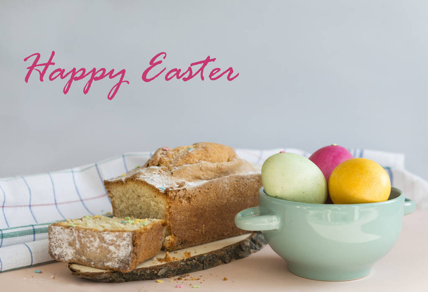 Ostereier, gekochte bemalte Eier, bunt, rosa, gelb, g - Foto, Bild