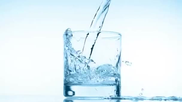 Kaada lasi vettä hidastettuna - Materiaali, video