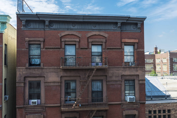 Stare domy typowe w Harlemie, w Nowym Jorku, Usa - Zdjęcie, obraz