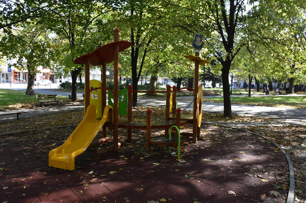 Parktaki güzel oyun parkı - Fotoğraf, Görsel