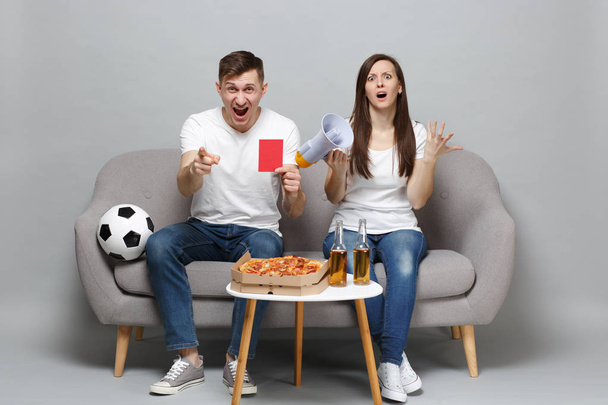 Nervoso casal mulher homem fãs de futebol animar apoio favorito
 - Foto, Imagem