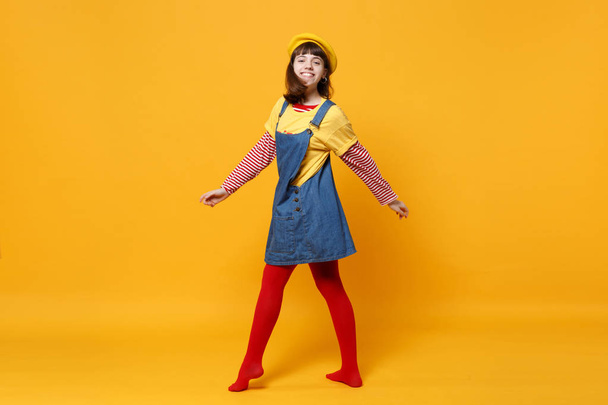 Full length portrait of funny girl teenager in french beret, den - Фото, зображення