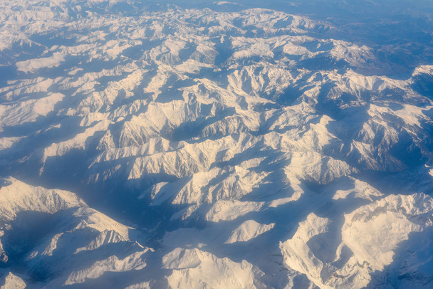 Vista aérea de los Pirineos
 - Foto, Imagen