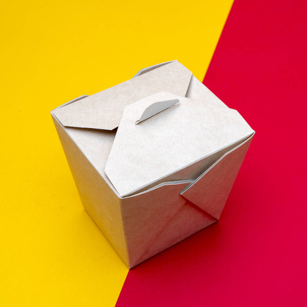 Paper carton box for chinese food wok. - Fotografie, Obrázek