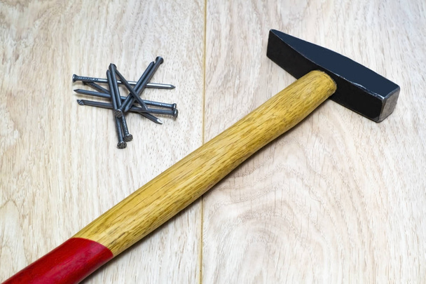 Gama de ferramentas para martelo de madeira, unhas
. - Foto, Imagem