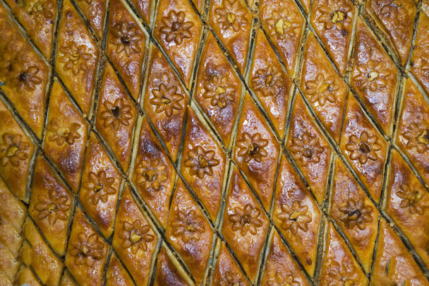 Wschodnie, tureckie, azerbejdżańskie słodycze na stole - Zdjęcie, obraz