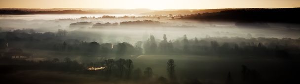 Панорамний вид туманного ранку
 - Фото, зображення