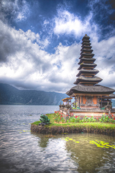 uma vista indonésia do templo
 - Foto, Imagem