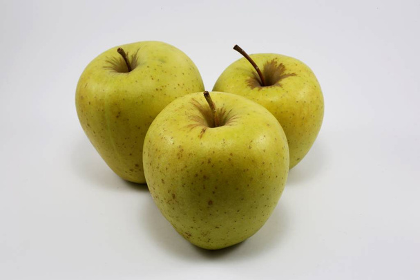 fehér alapon izolált alma - Fotó, kép