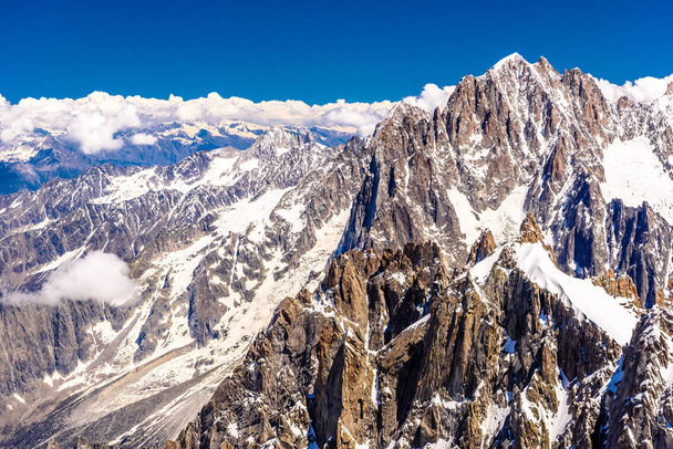 Snowy mountains Chamonix, Mont Blanc, Haute-Savoie, Alps, France - Foto, afbeelding