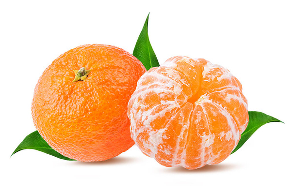 Мандарин или мандарин фрукты изолированы на белом фоне - Фото, изображение