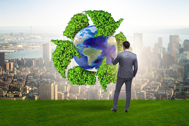 Empresário na reciclagem conceito ecológico
 - Foto, Imagem
