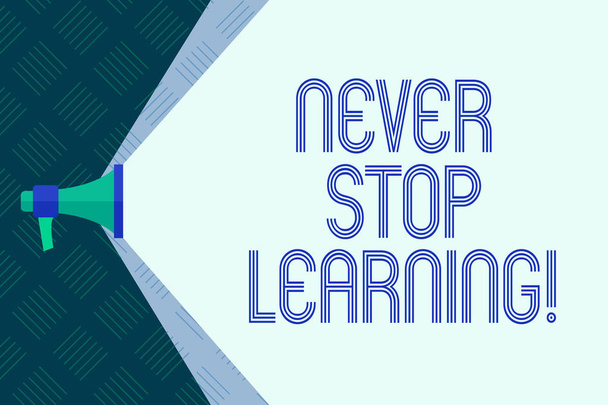 Texto de escrita de palavras Never Stop Learning. Conceito de negócio para continuar a educar-se Melhorar habilidades
. - Foto, Imagem
