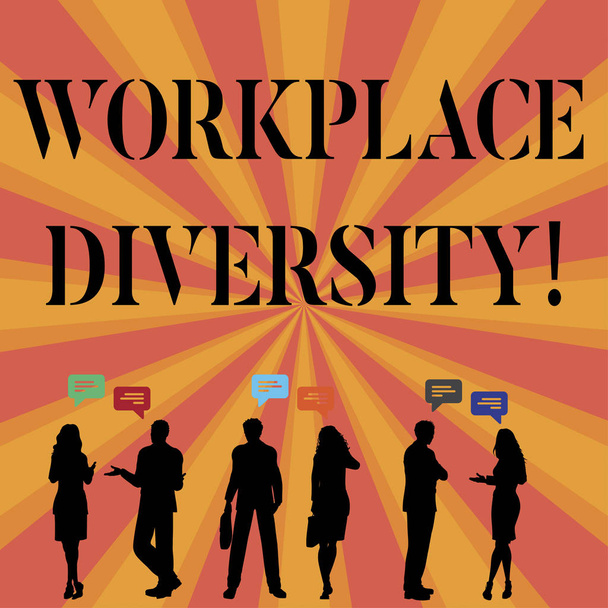Textschild, das die Vielfalt am Arbeitsplatz zeigt. konzeptionelles Foto unterschiedliche Rasse Geschlecht Alter sexuelle Orientierung der Arbeiter. - Foto, Bild