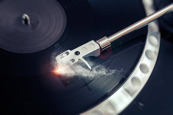 vinyl laying on a record player - scratching the surface - nightclubbing, dj etc - Zdjęcie, obraz