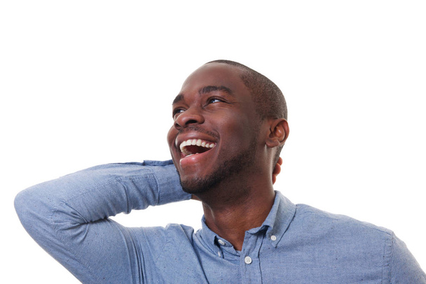 クローズ アップ ホワイト バック グラウンドに対して笑って幸せなアフリカ系アメリカ人の肖像画 - 写真・画像